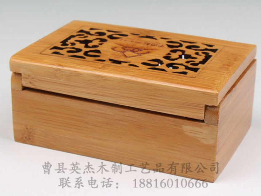 點擊查看詳細信息<br>標題：高檔竹木名片盒 閱讀次數(shù)：1146