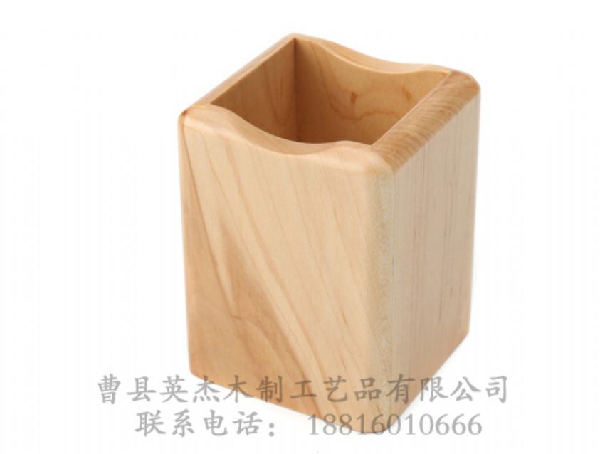 點擊查看詳細信息<br>標題：木制筆筒 閱讀次數(shù)：1248