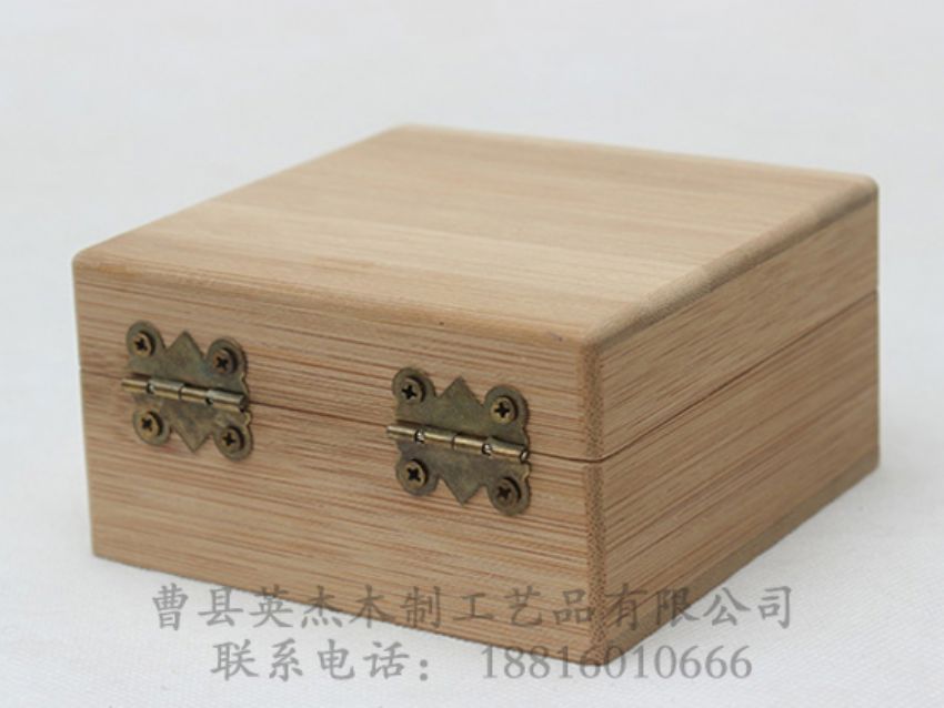 點(diǎn)擊查看詳細(xì)信息<br>標(biāo)題：原木色竹木木盒 閱讀次數(shù)：1071