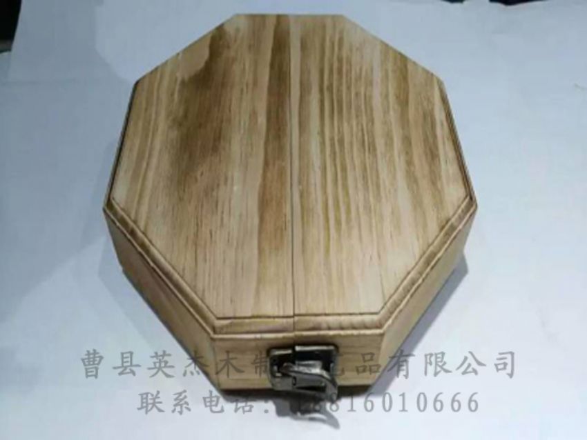 點(diǎn)擊查看詳細(xì)信息<br>標(biāo)題：竹木茶葉盒 閱讀次數(shù)：1058