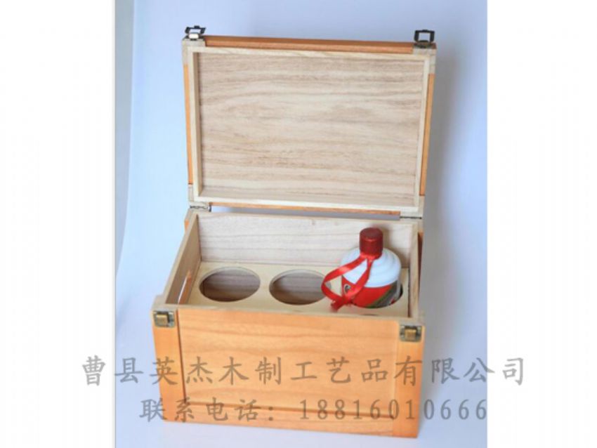 點擊查看詳細信息<br>標題：木制白酒盒 閱讀次數(shù)：1425