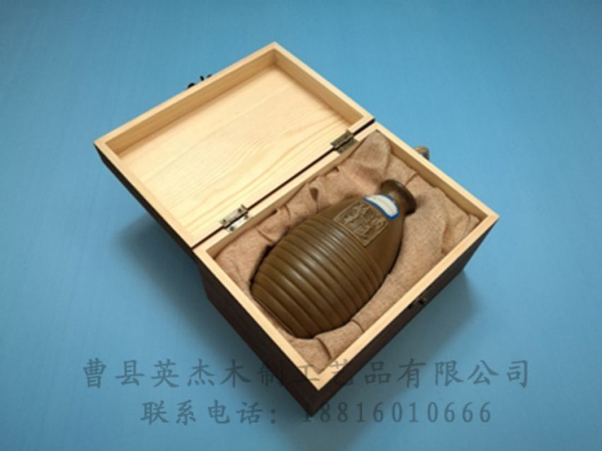 點(diǎn)擊查看詳細(xì)信息<br>標(biāo)題：木制紅酒盒 閱讀次數(shù)：1007