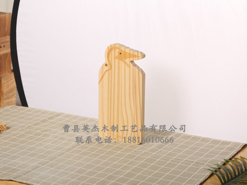 點(diǎn)擊查看詳細(xì)信息<br>標(biāo)題：松木菜板 閱讀次數(shù)：380